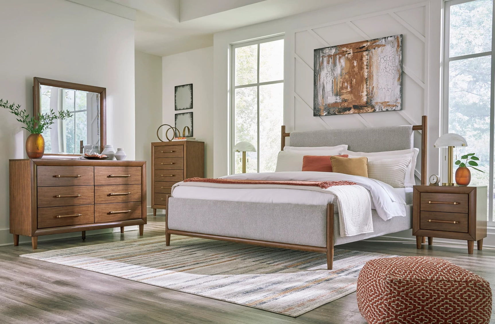 Lyncott Brown Upholstered 4-Piece Panel Bedroom Set
