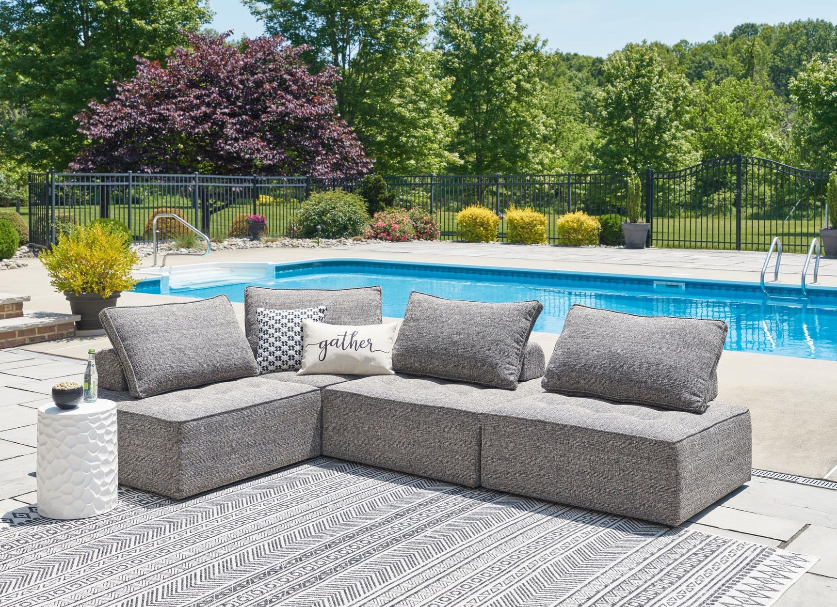 Bree Brown Zee 4-Piece Outdoor Sectional With End Table - Ella Furniture