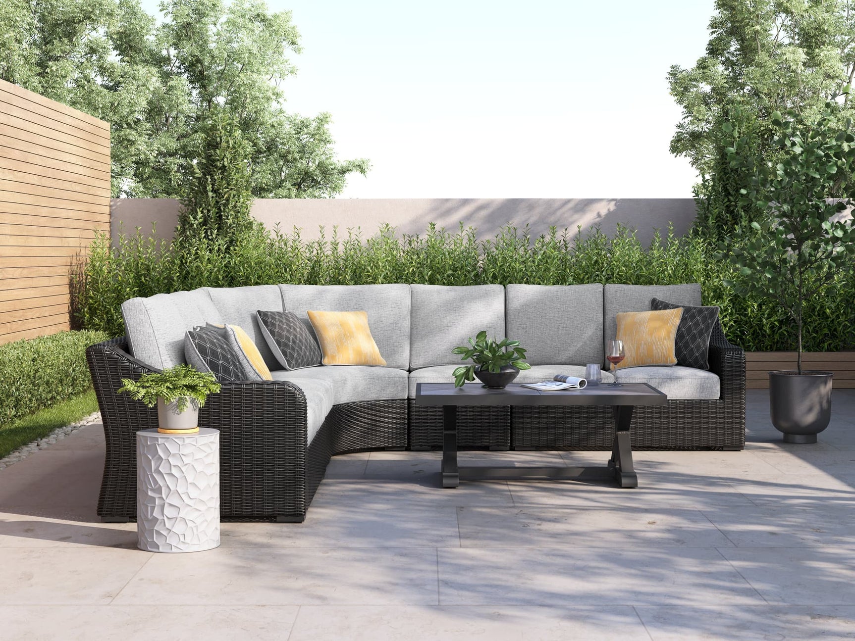 Beachcroft Black/Light Gray 5-Piece Outdoor Sectional