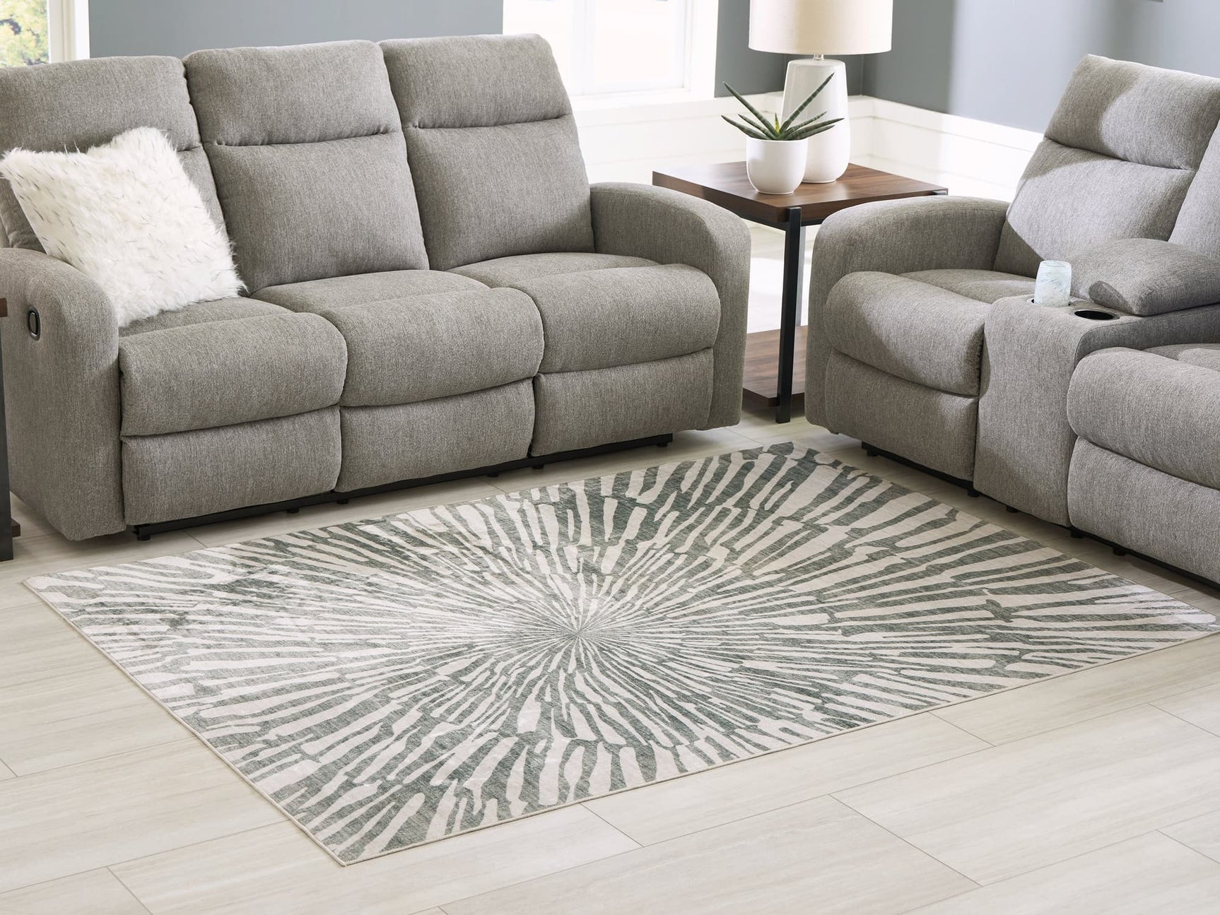 Verland Gray/White Washable 5' x 7' Area Rug