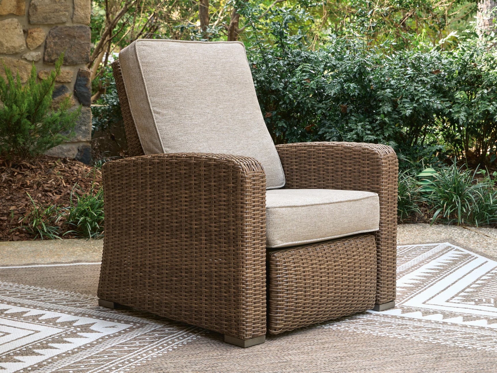Laguna Heights Beige Outdoor Recliner