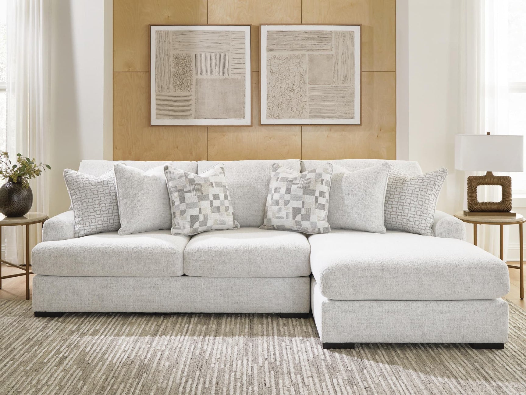 Misty-Lakes Chalk 2-Piece Sectional Sofa Chaise