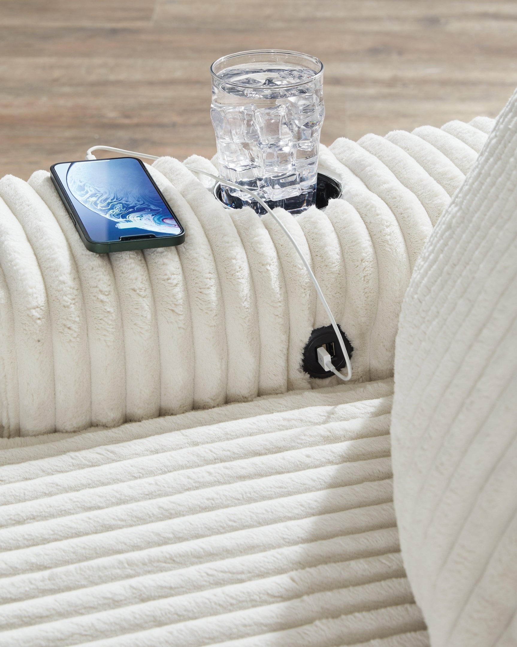 Lindyn Ivory Velvet Chaise