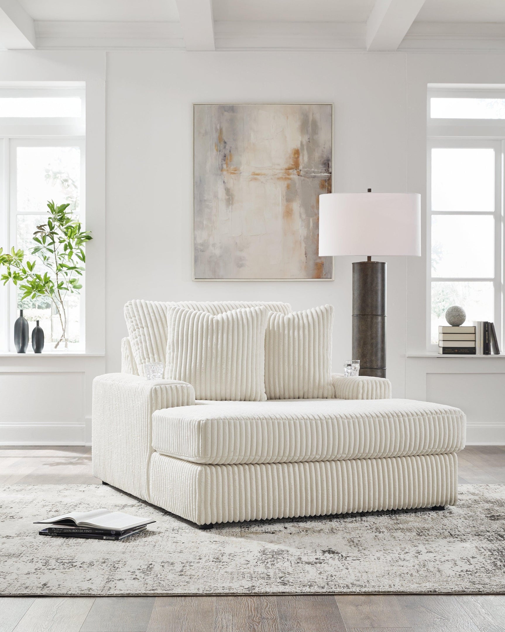 Lindyn Ivory Velvet Chaise