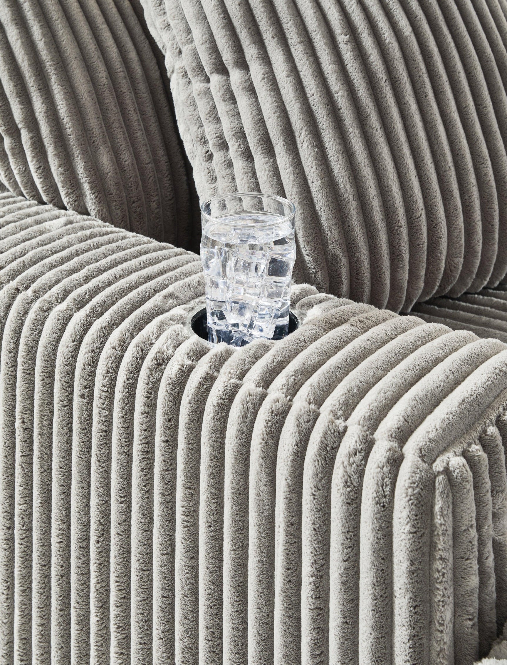 Lindyn Fog Velvet Chaise