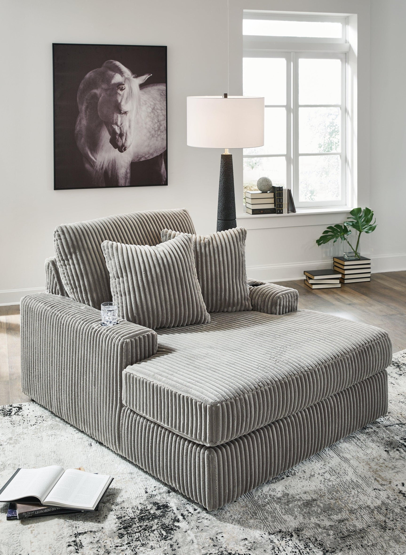 Lindyn Fog Velvet Chaise