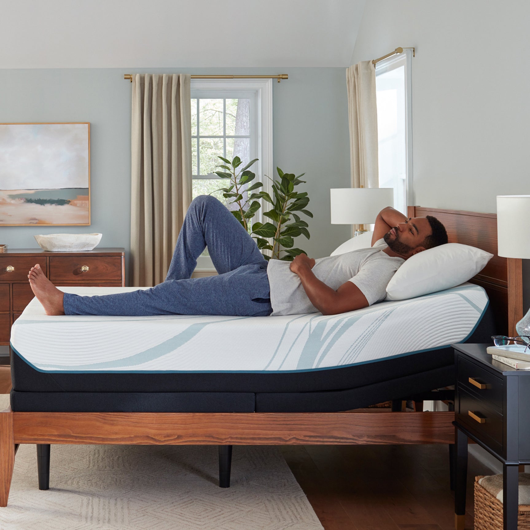Tempur-Pedic® TEMPUR-Adapt® Medium Hybrid Mattress