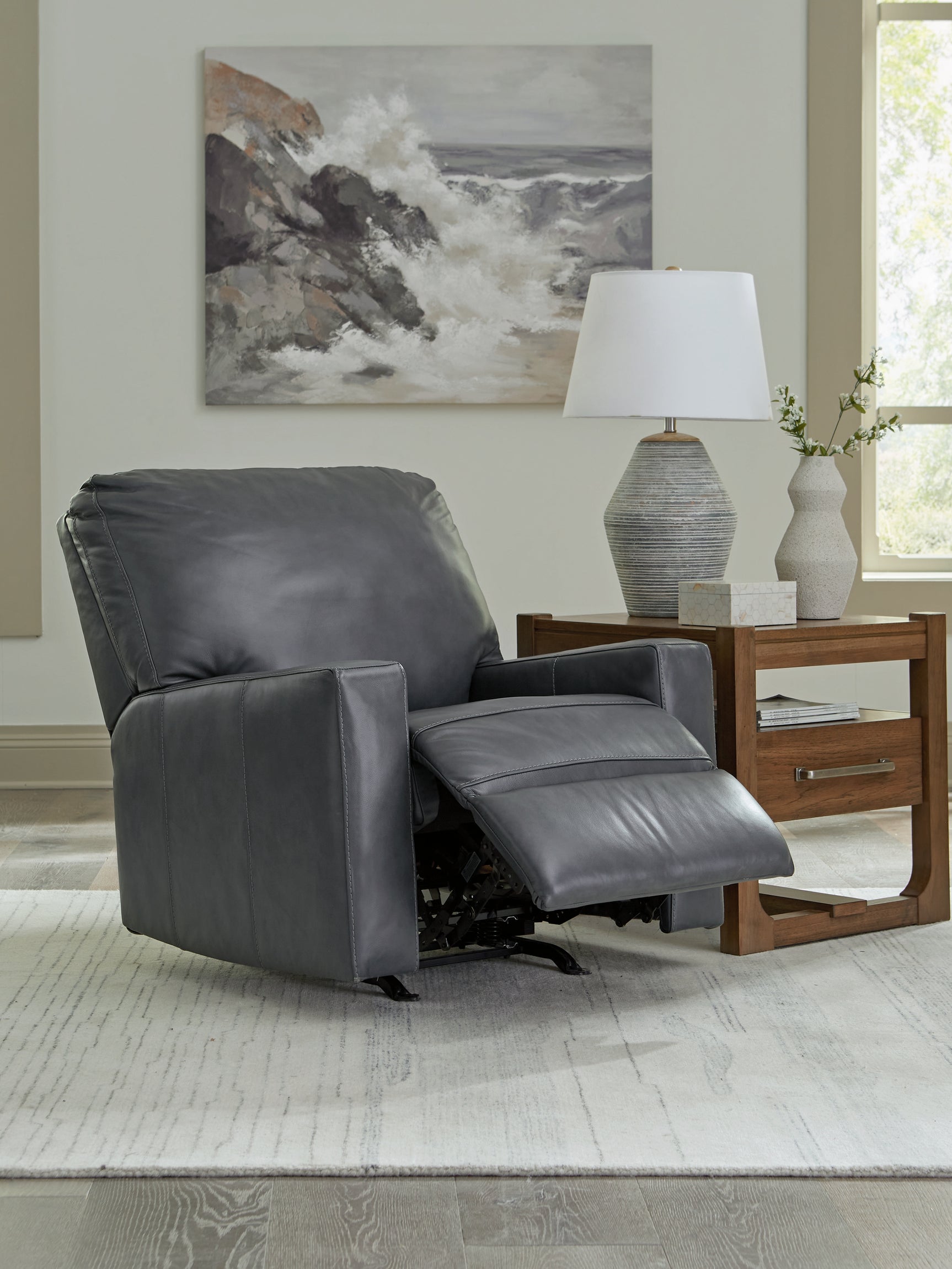 Bolsena Admiral Leather Recliner