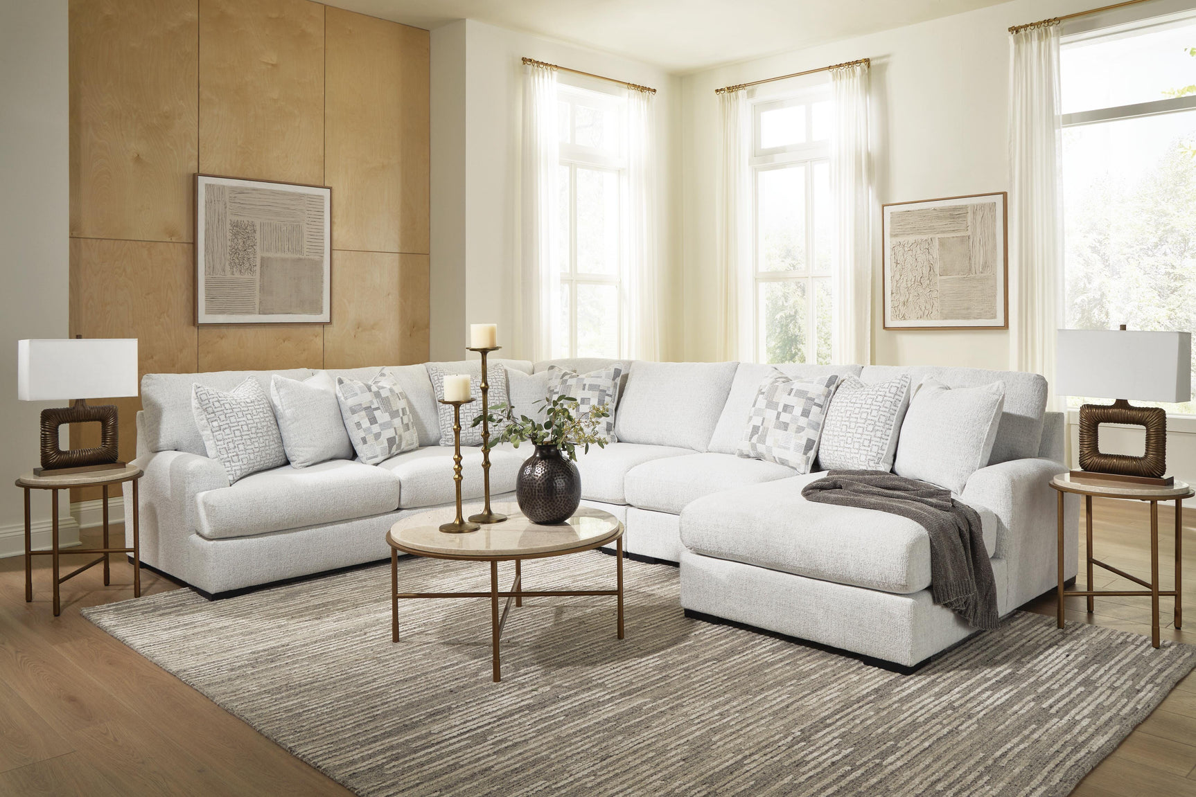 Misty-Lakes Chalk 5-Piece Sectional with Chaise