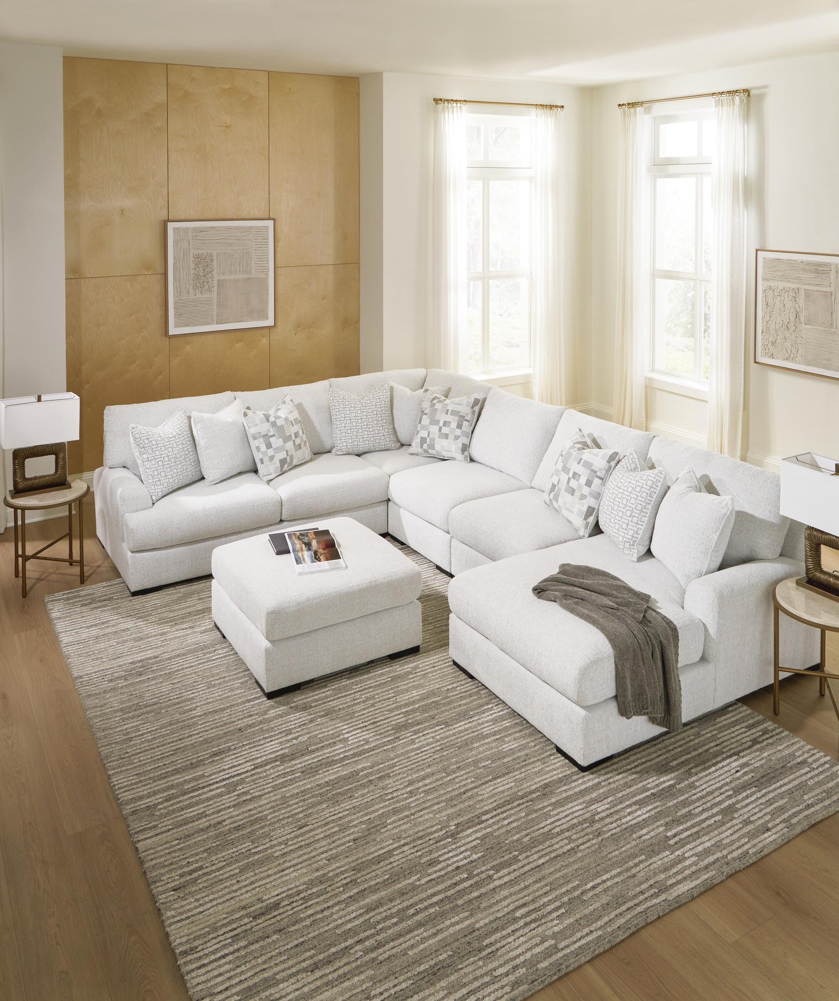 Misty-Lakes Chalk 5-Piece Sectional with Chaise