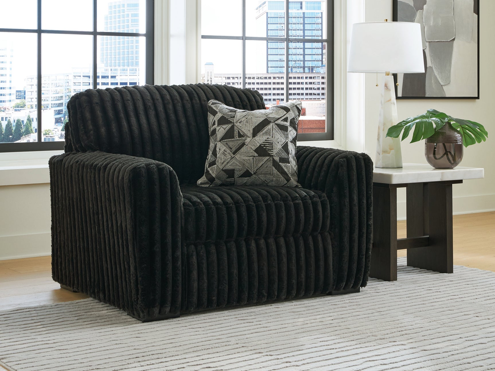 Midnight-Madness Onyx Velvet Oversized Chair