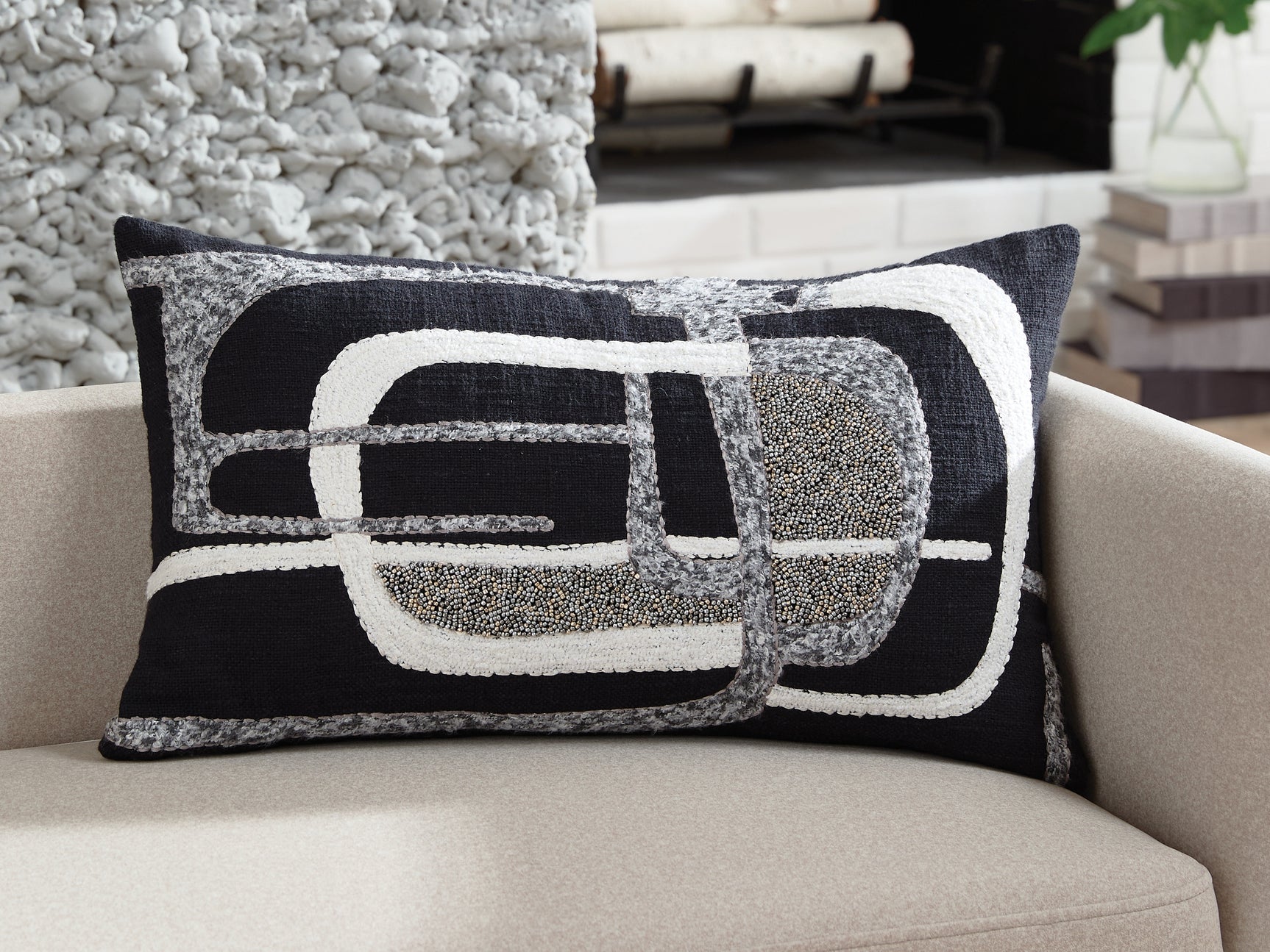 Gavrileigh Black/Gray/Ivory Pillow (Set of 4)