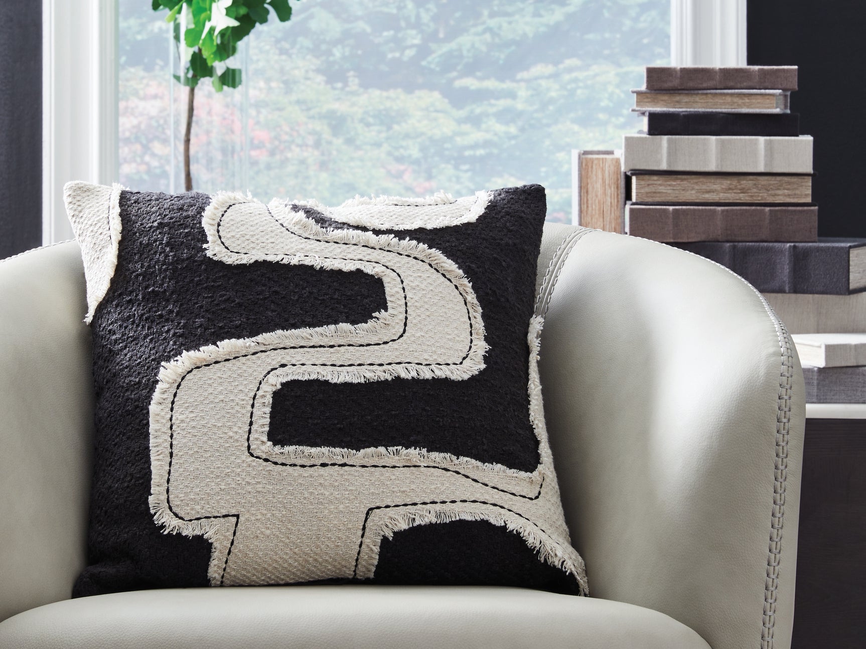 Veerbank Black/Beige Pillow (Set of 4)