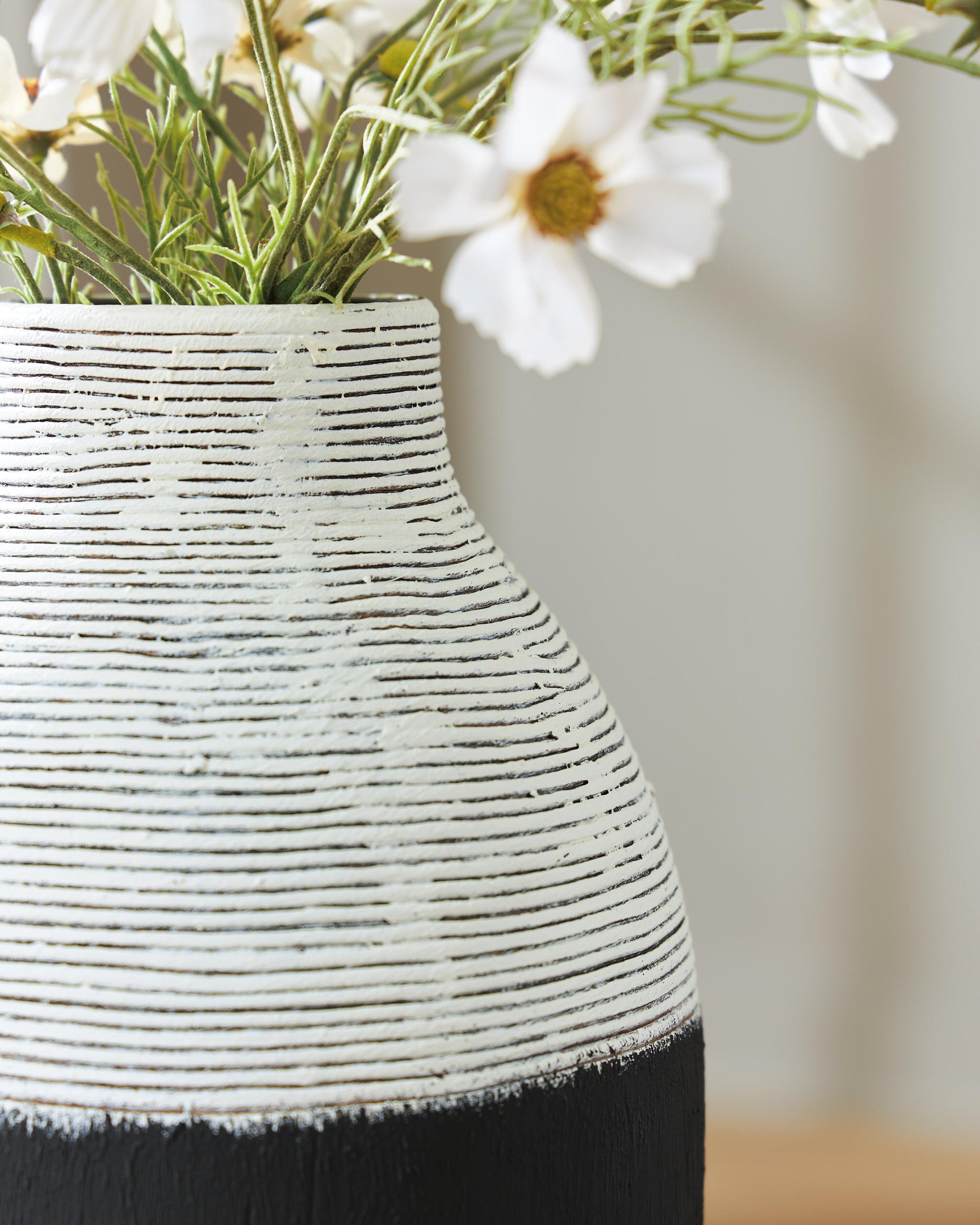 Girtha Antique White/Black Vase
