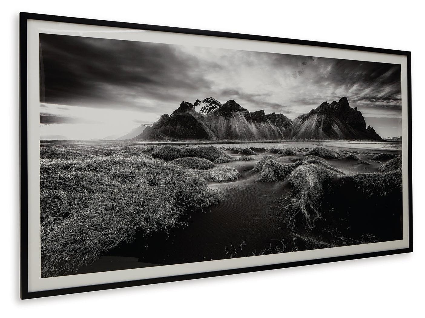 Delstone Black White Wall Art