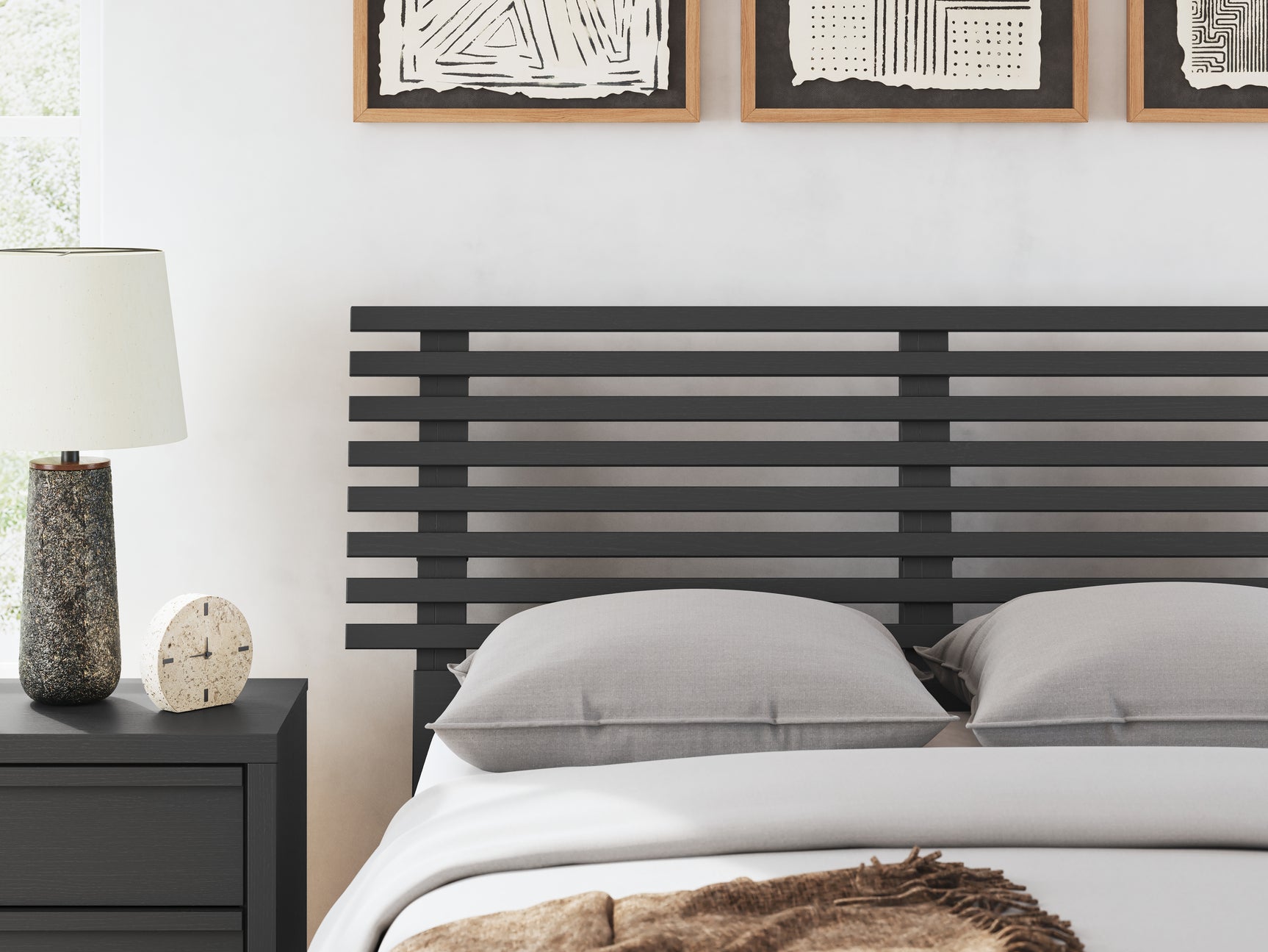 Danziar Black Full Slat Panel Bed