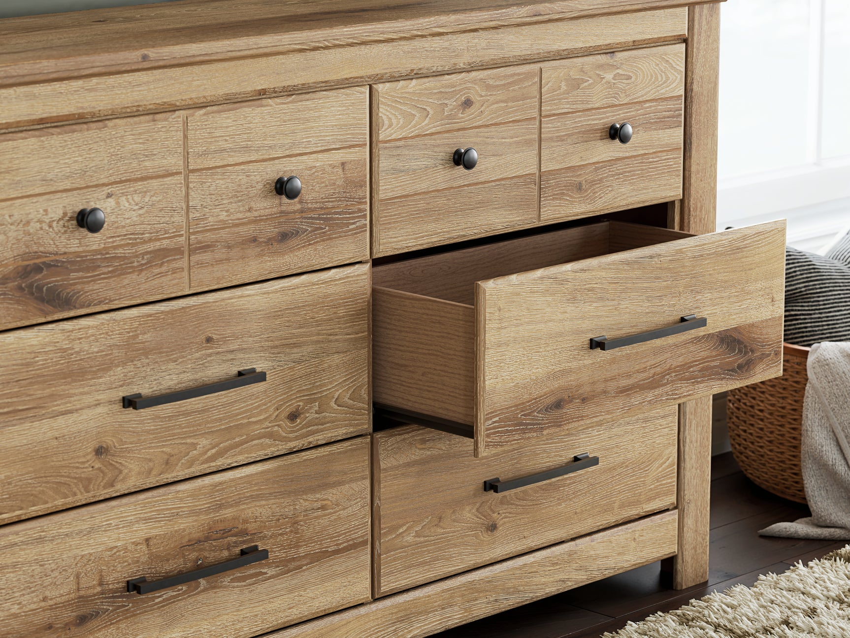 Makidern Tan Dresser