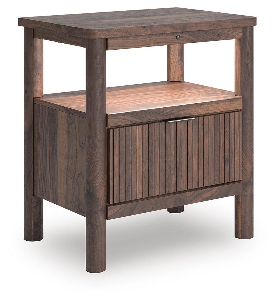 Pamytta Brown Panel Bedroom Set angled view