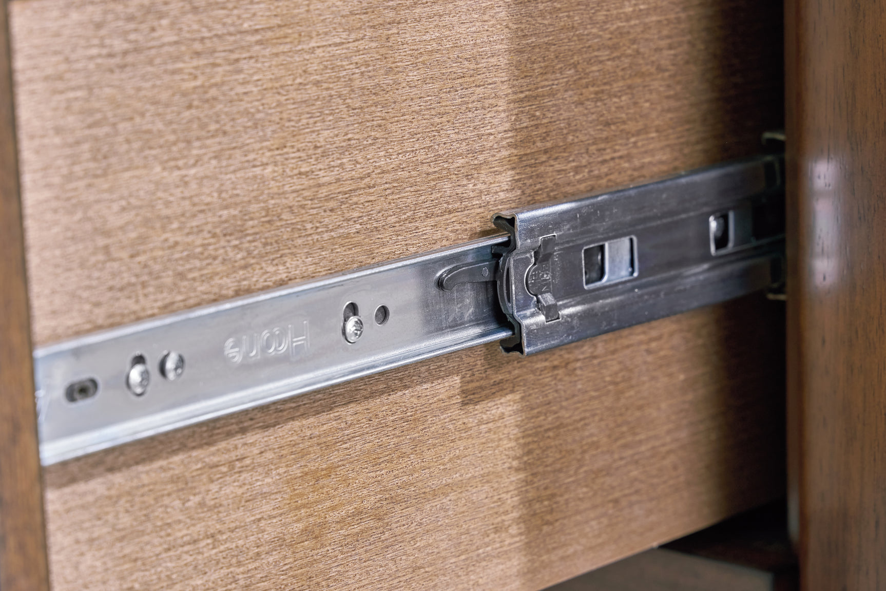 Lyncott Brown Upholstered 4-Piece Panel Bedroom Set