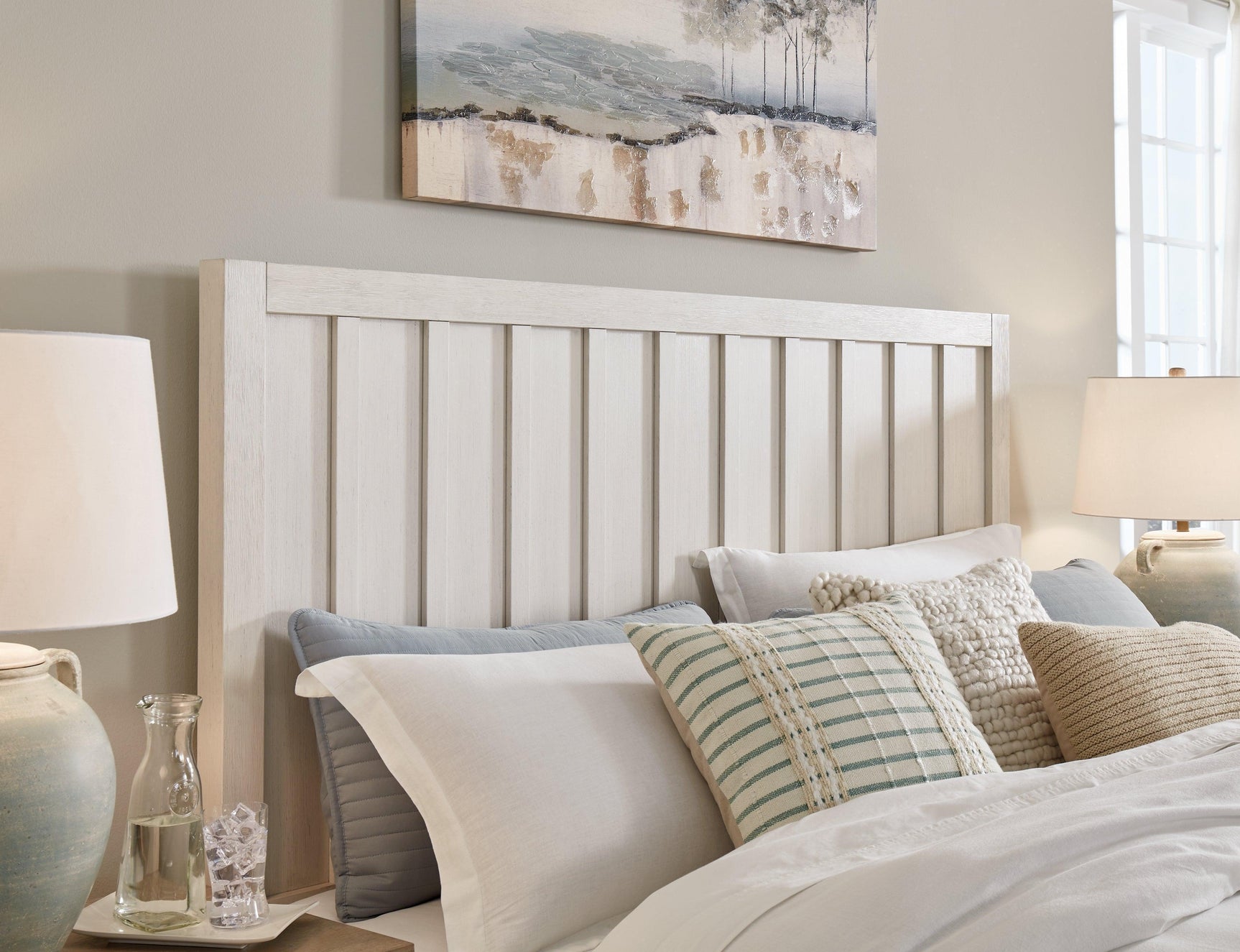 Shaybrock Antique White King Panel Bed