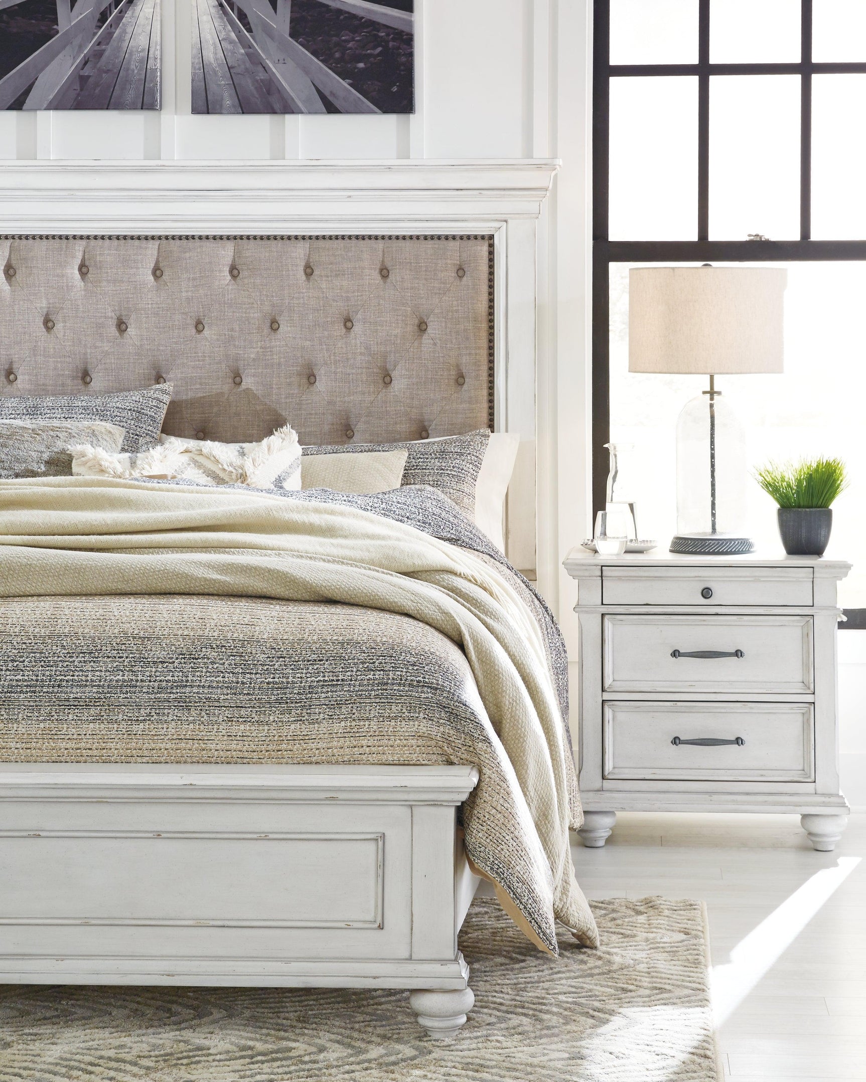 Kanwyn Whitewash Queen Panel Bed - Ella Furniture