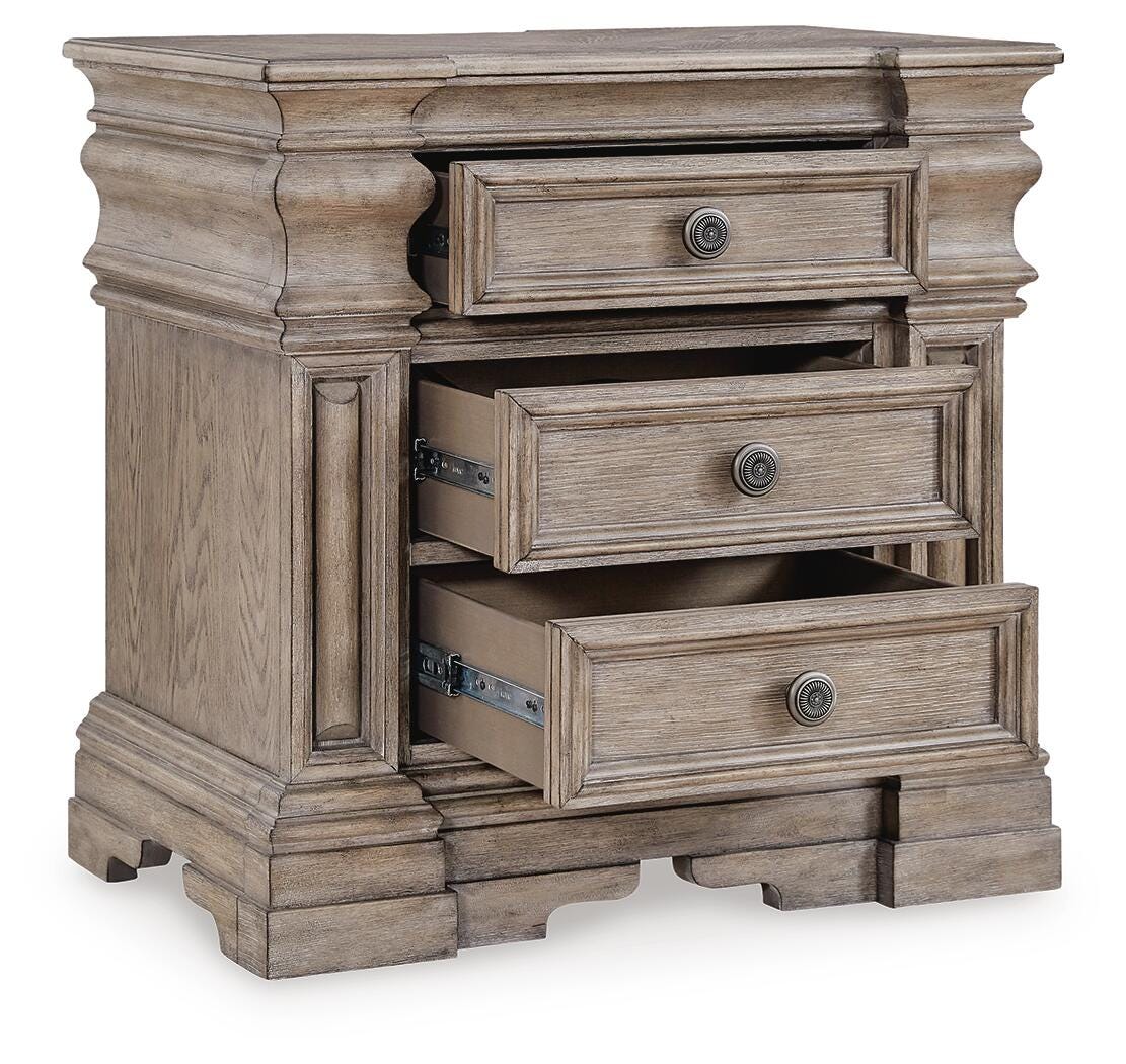 Blairhurst Light Grayish Brown Panel Bedroom Set angled view