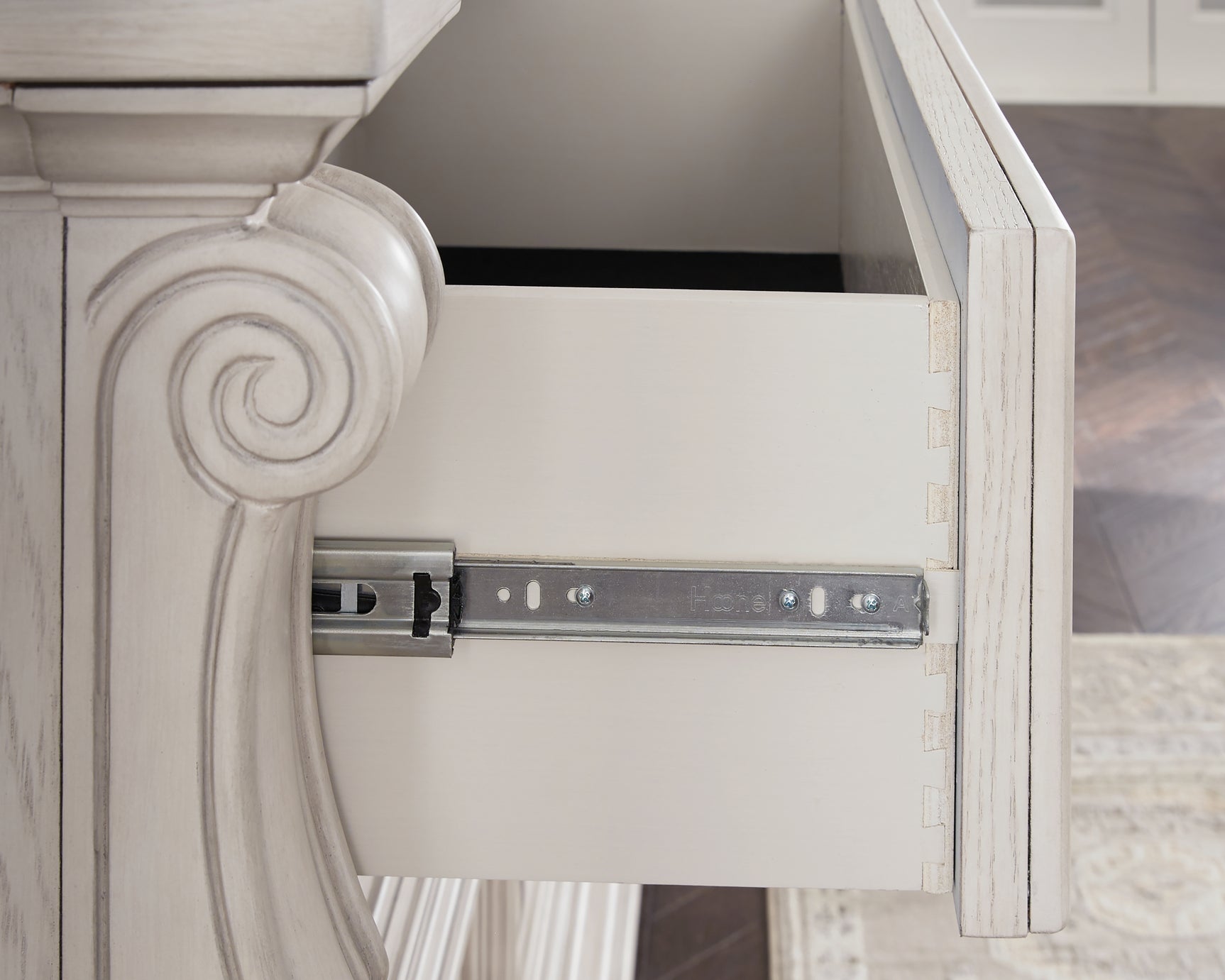 Bruchandi Antique White Dresser and Mirror