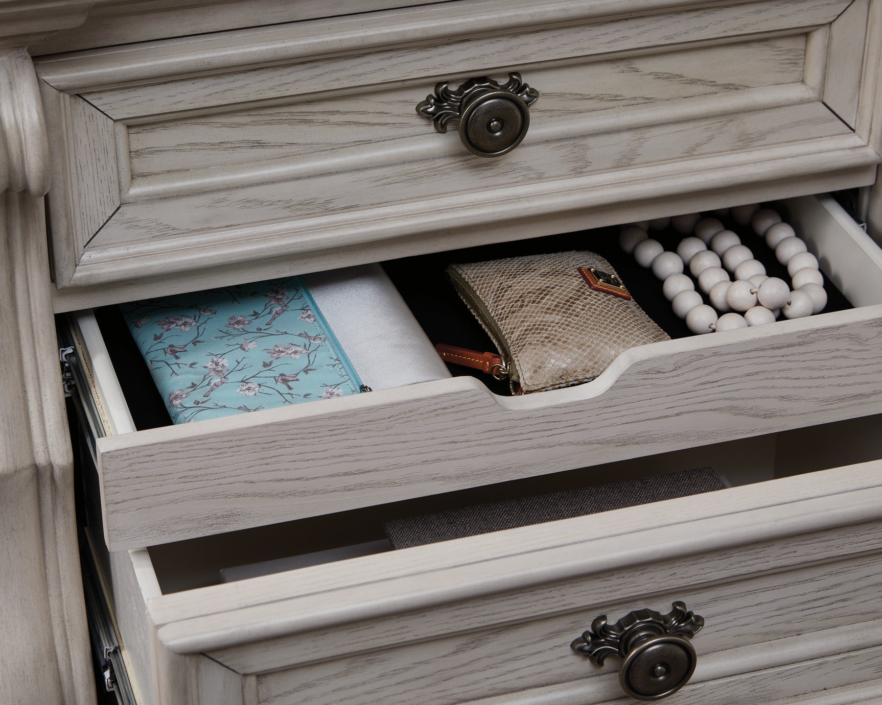 Bruchandi Antique White Nightstand