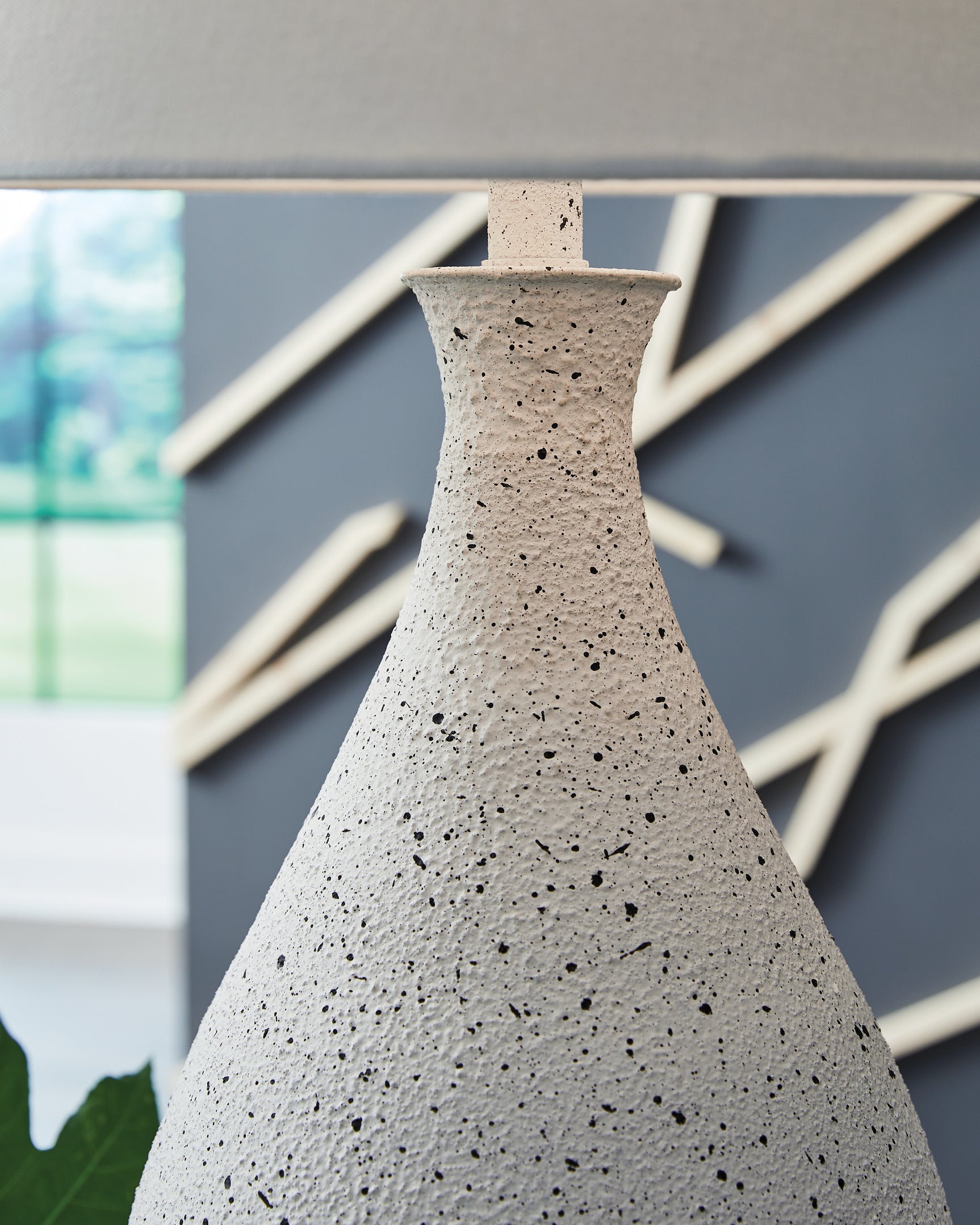 Wyattford White/Black Table Lamp