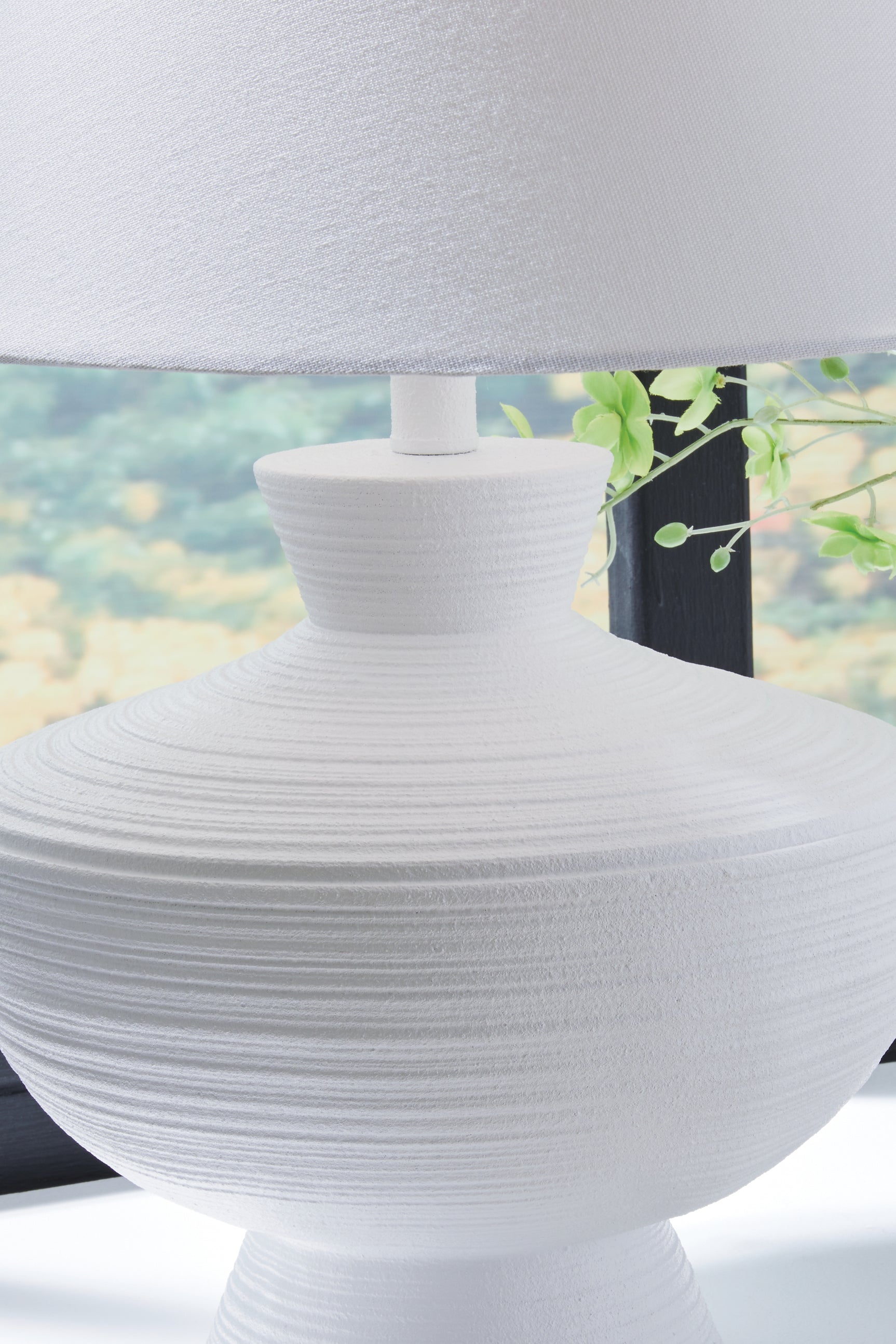 Harelwood White Table Lamp