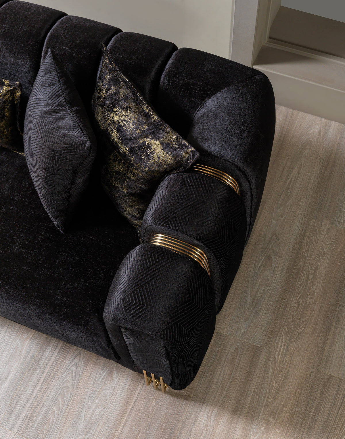 Santana Black Velvet Loveseat view 9