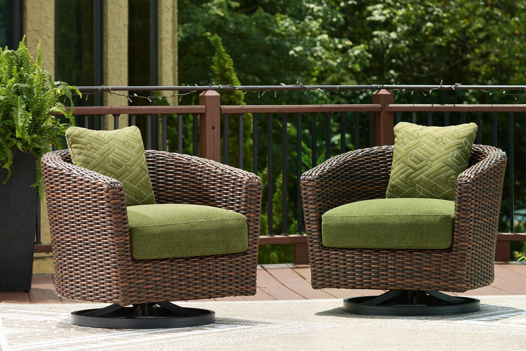 Horizon Brown/Green Hall 2 Lounge Chairs with End Table