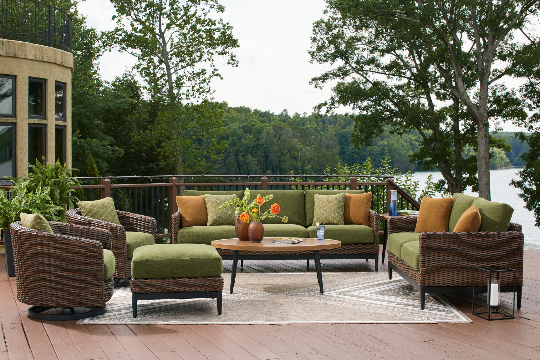 Horizon Brown/Green Hall 2 Lounge Chairs with End Table