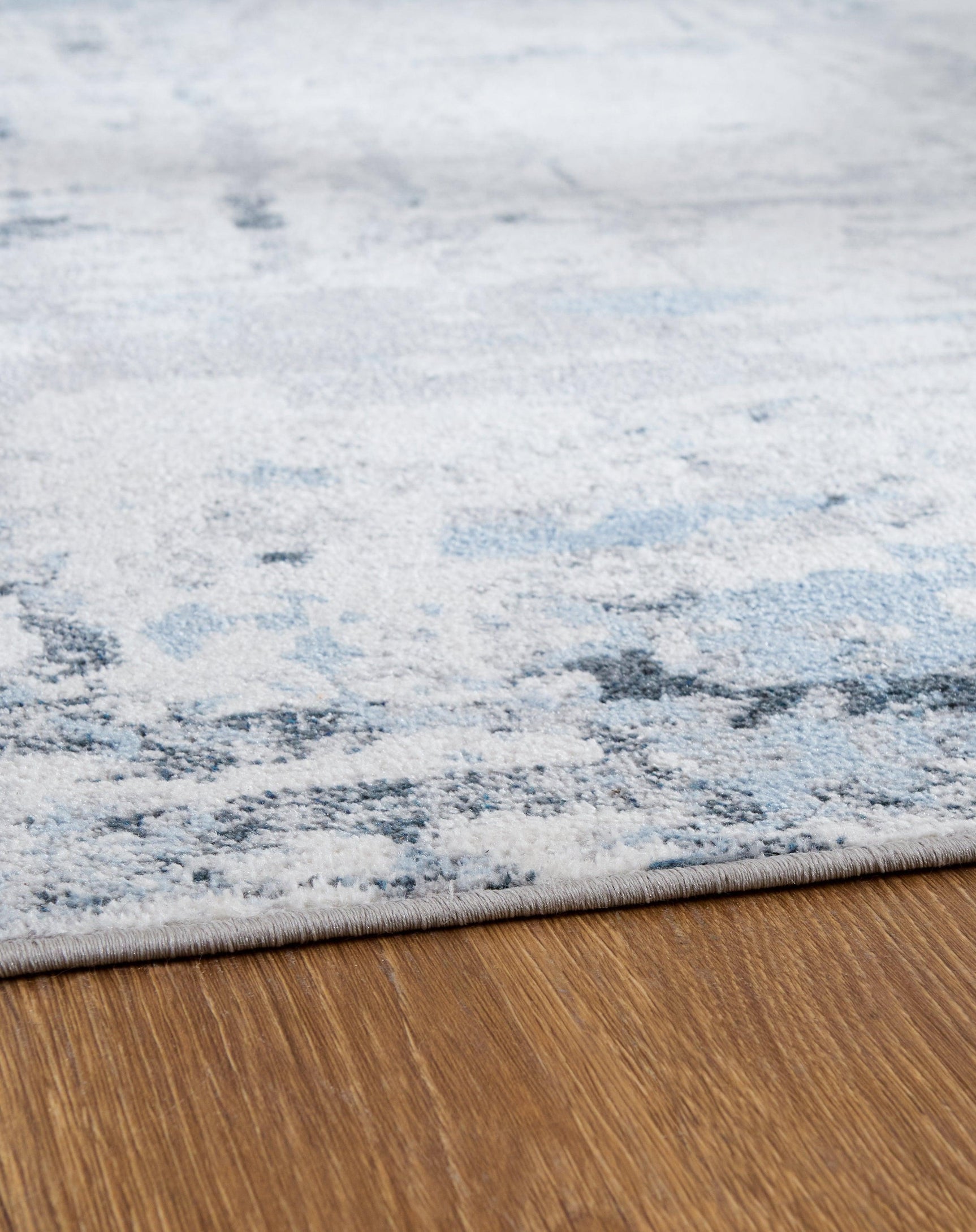Emertonly Blue/White/Gray 5' x 7' Washable Rug