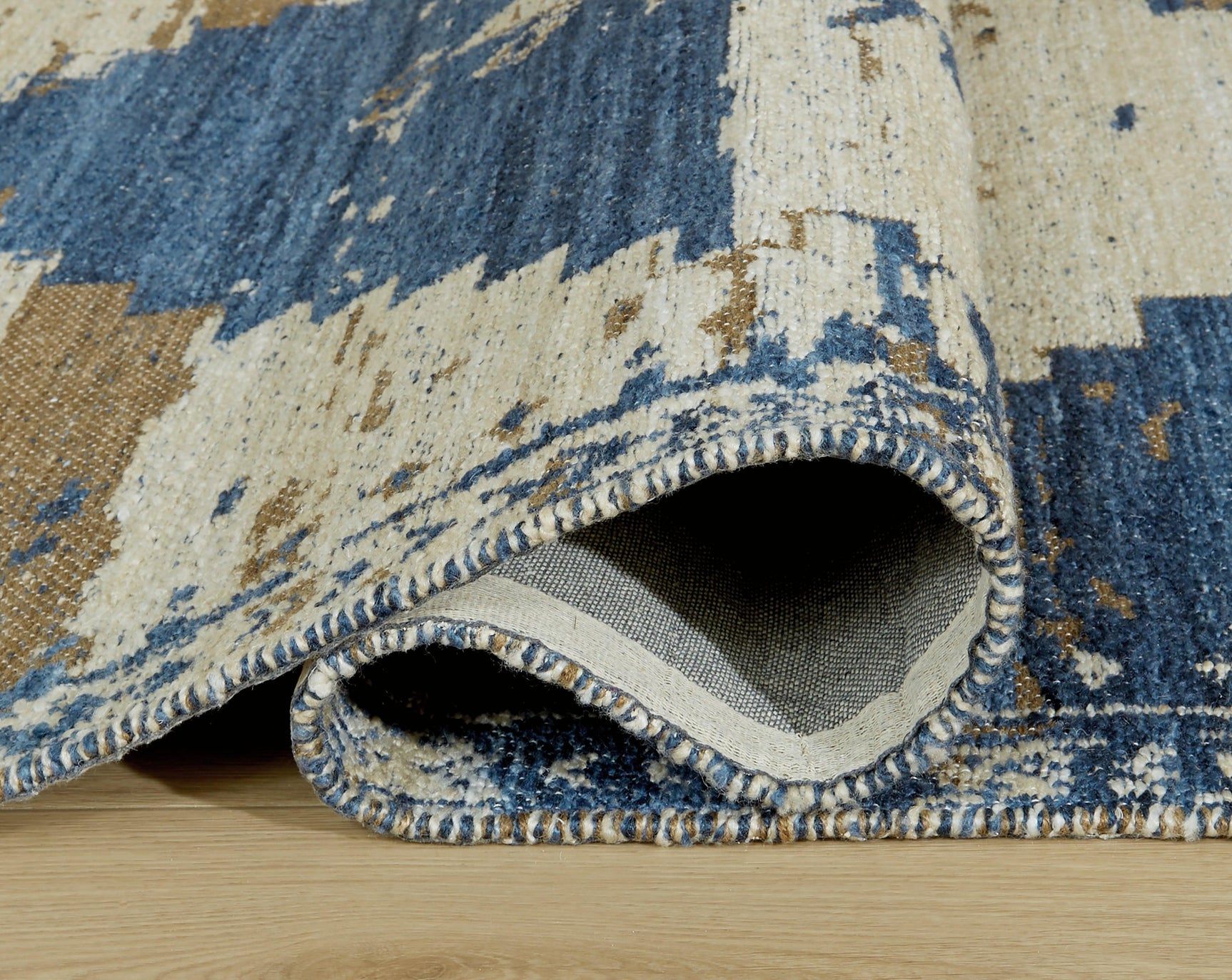 Varnler Blue/Brown/Tan 5' x 7' Rug