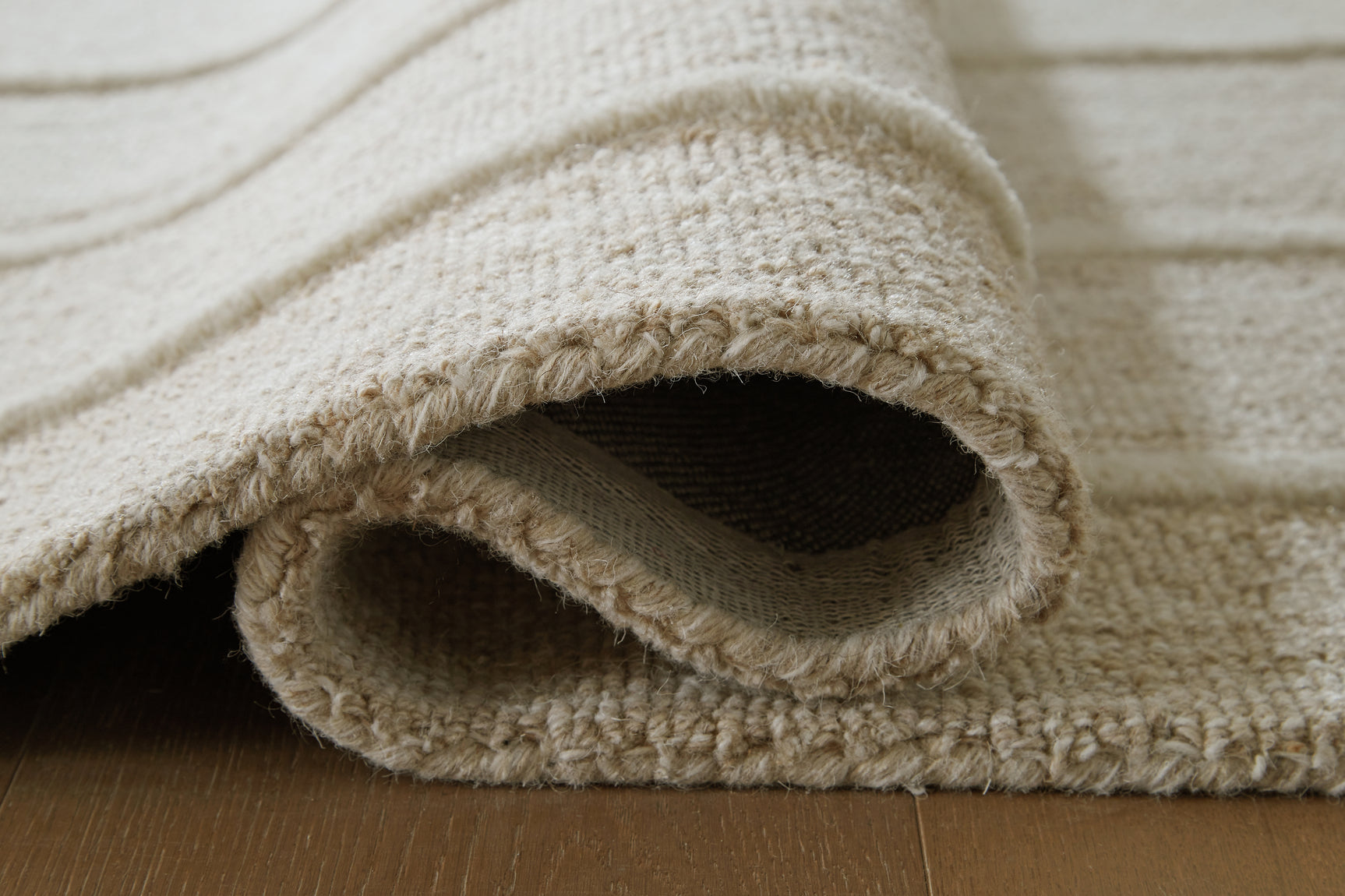Teelgan Ivory/Tan Extra Large Rug