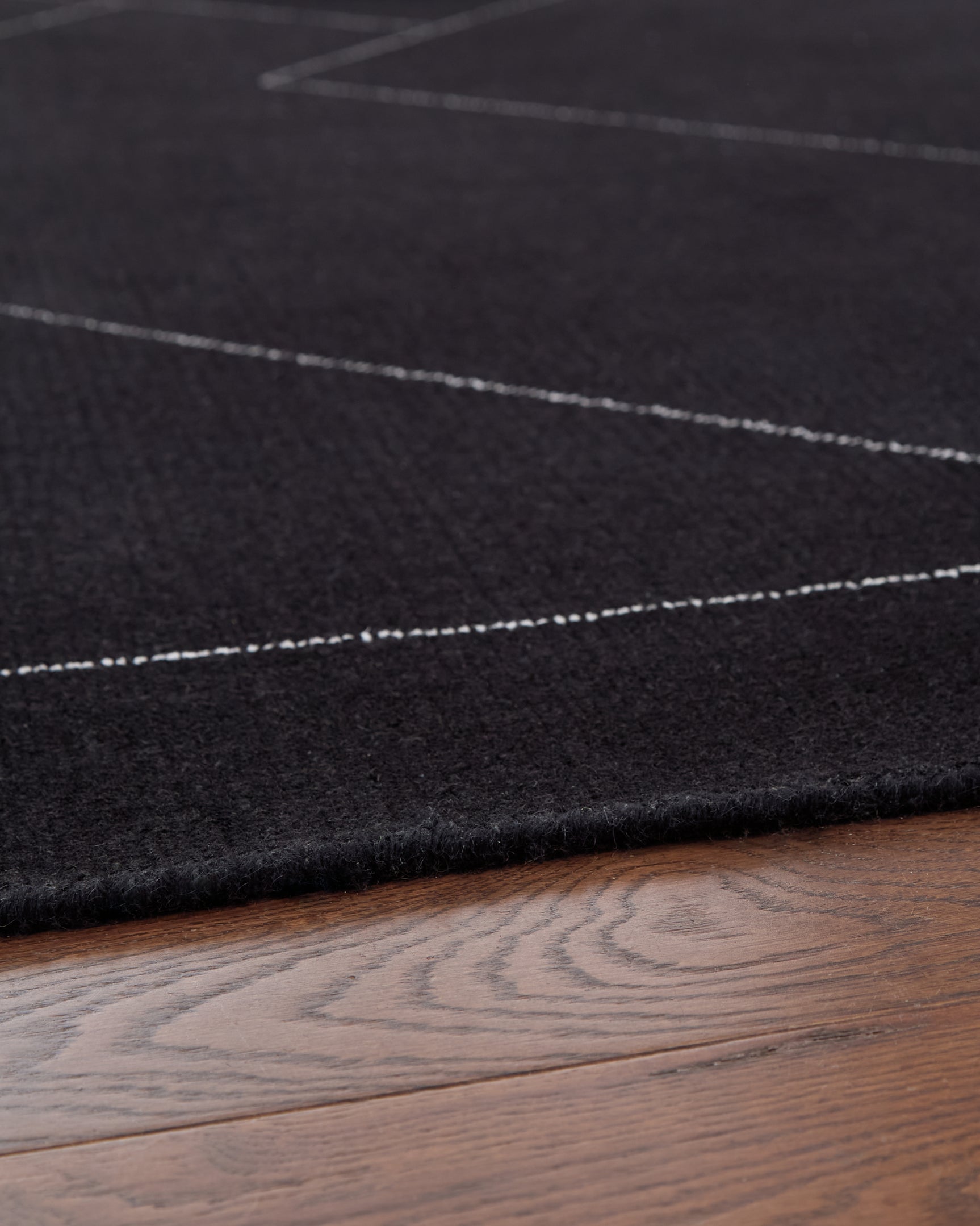 Marav Black/White 7'8" x 10' Area Rug