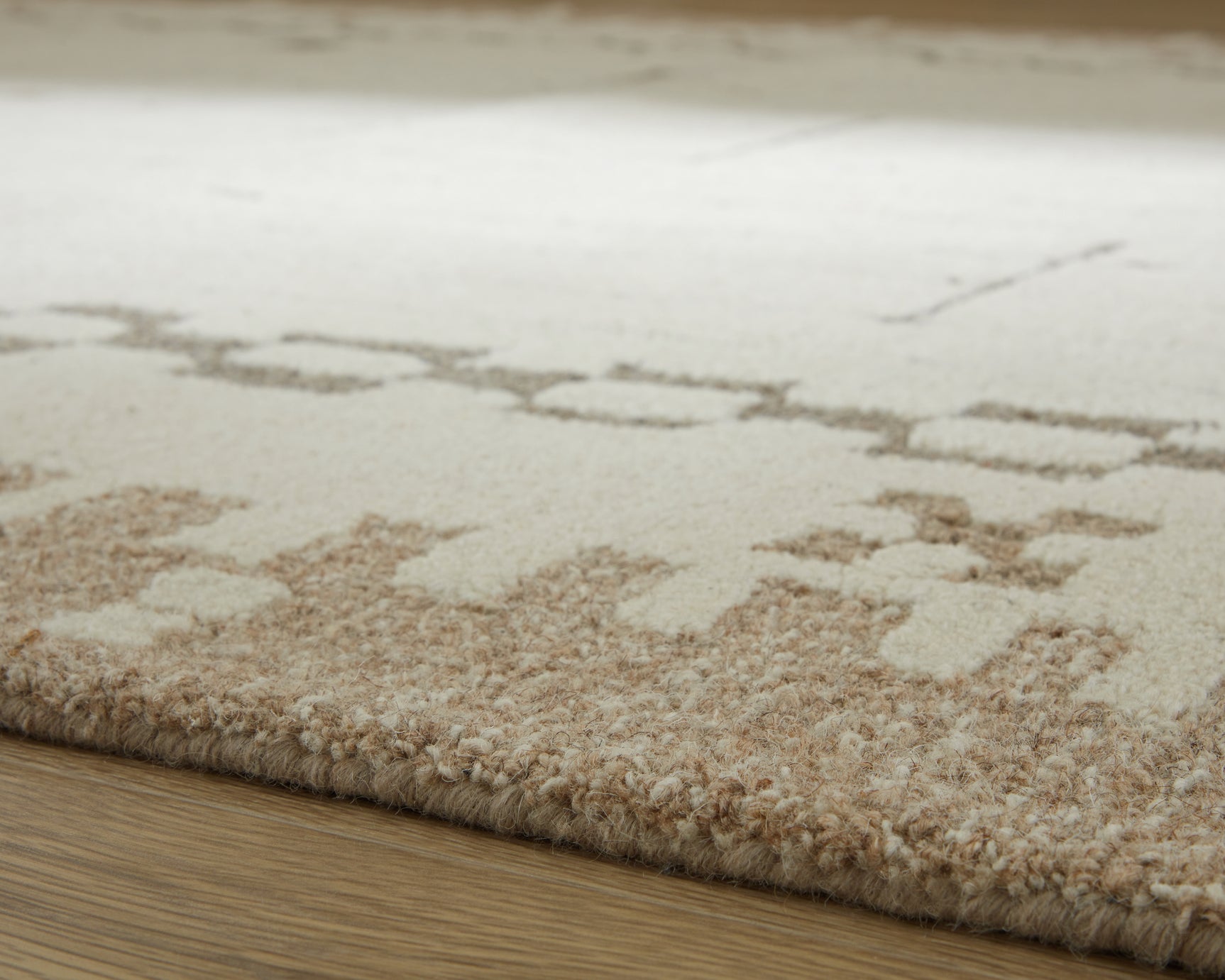 Dot Cream/Brown/Taupe 5' x 7' Area Rug