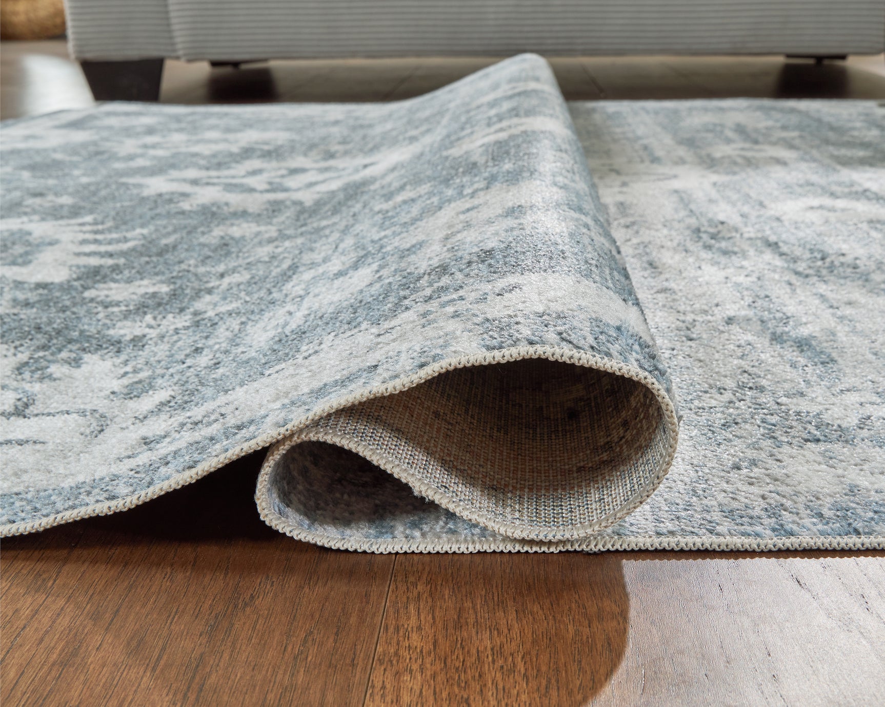 Avanworths Blue/Gray/Ivory Washable 5'3" x 7' Area Rug