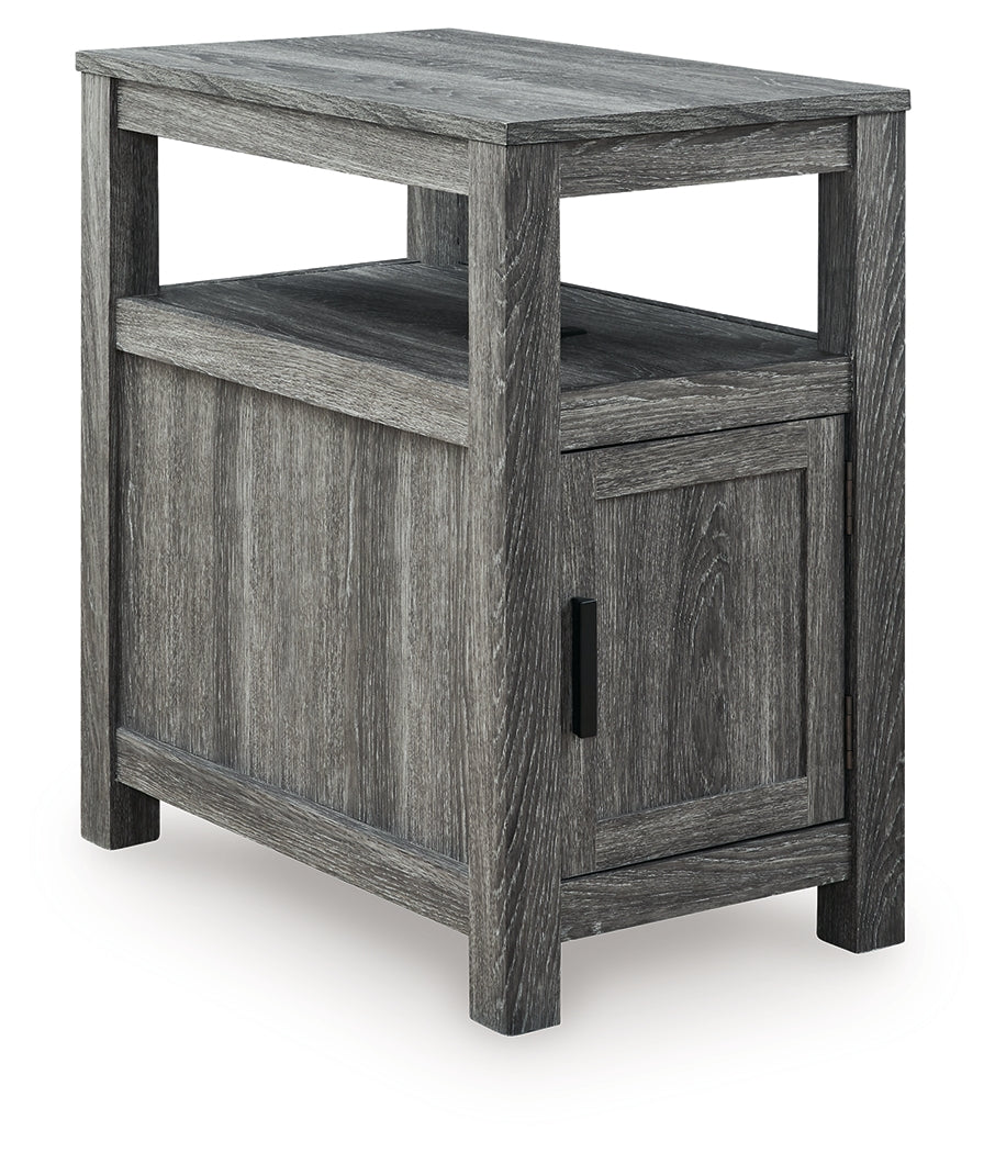 Fendenmore Brown/Gray Chairside End Table