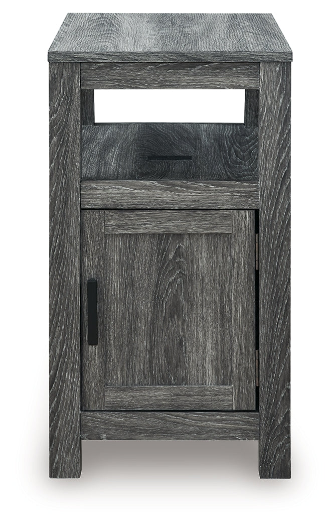 Fendenmore Brown/Gray Chairside End Table