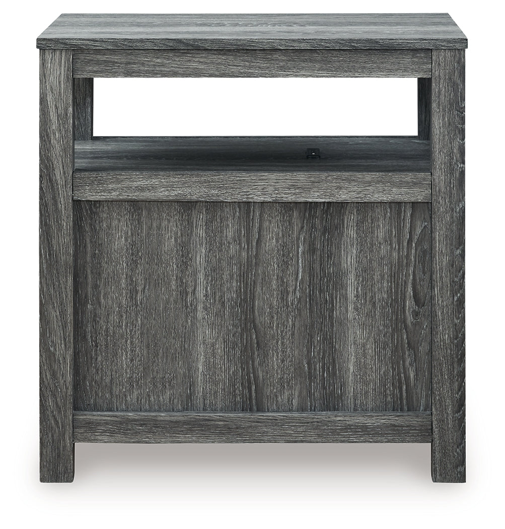 Fendenmore Brown/Gray Chairside End Table