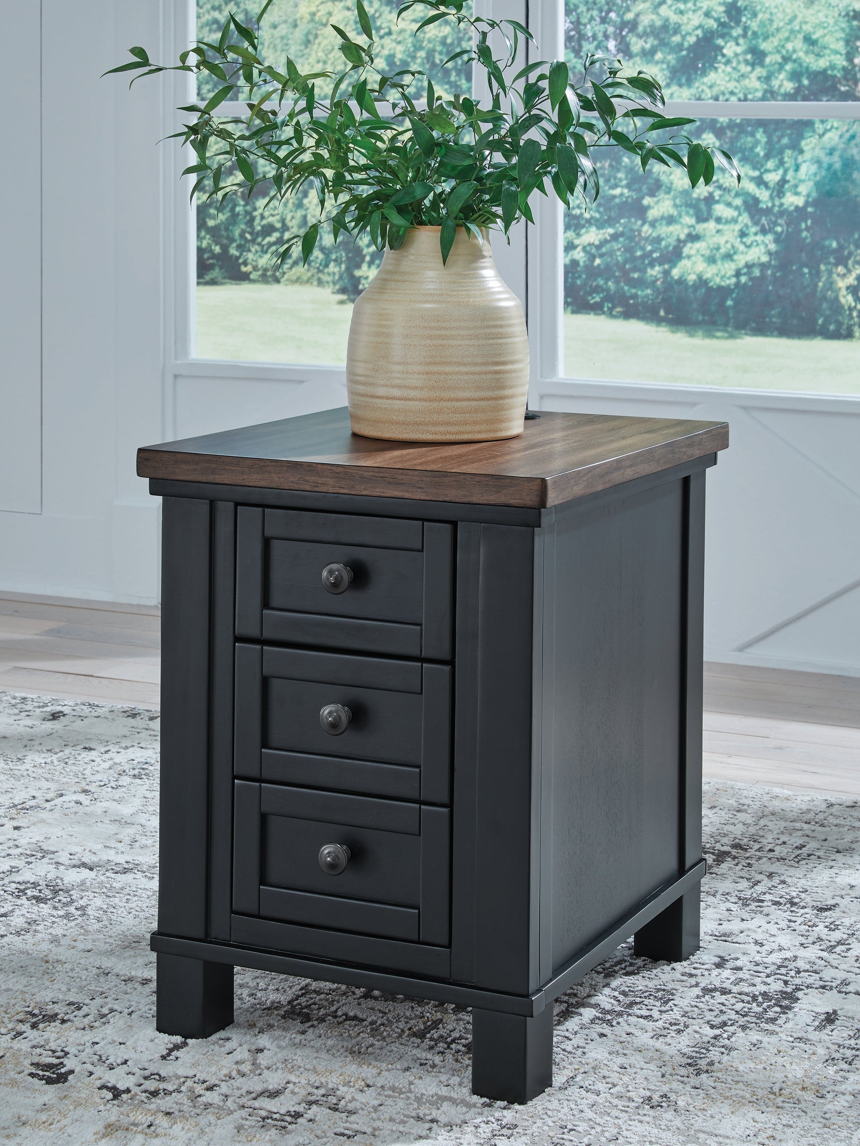 Wildenauer Brown/Black Chairside End Table