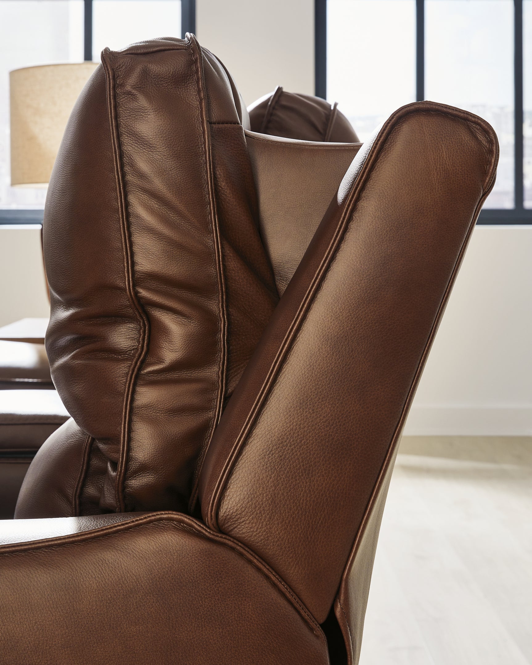 DeepWakes Canyon Leather Power Recliner