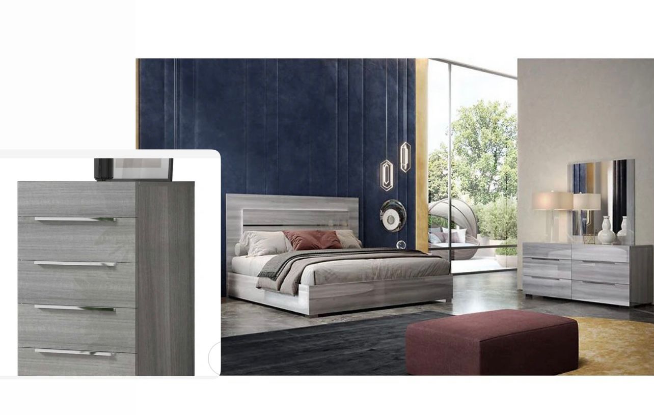PREMIUM BED QUEEN + DRESSER MIRROR + CHEST ( NO NIGHTSTAND ) + 9 “ spring mattress