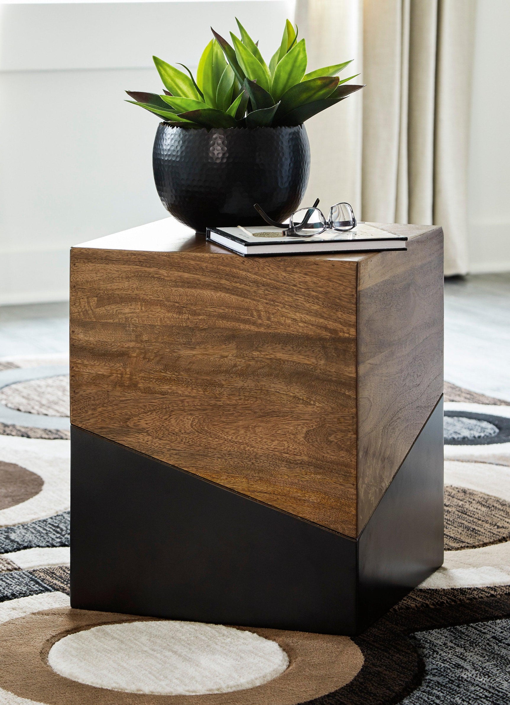 A4000311 Accent Table - Ella Furniture