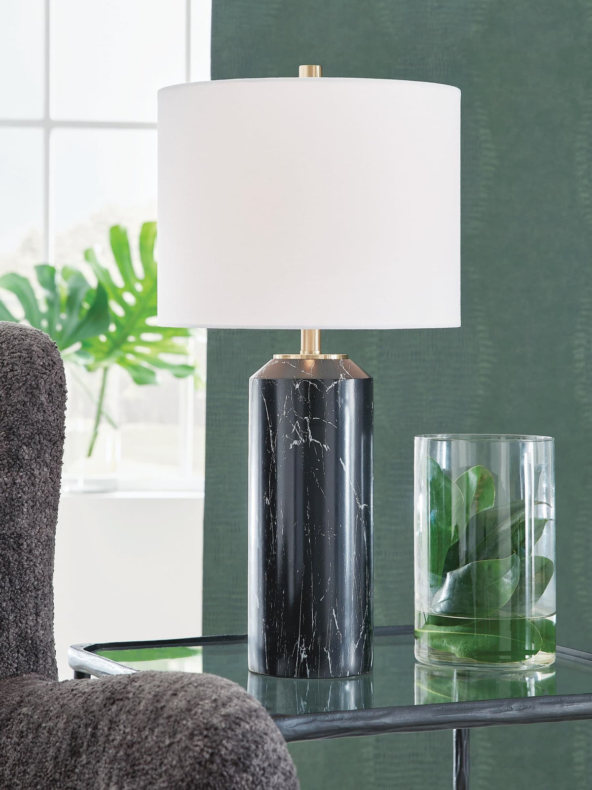 Hanzila Black/Gold Finish Table Lamp — product view
