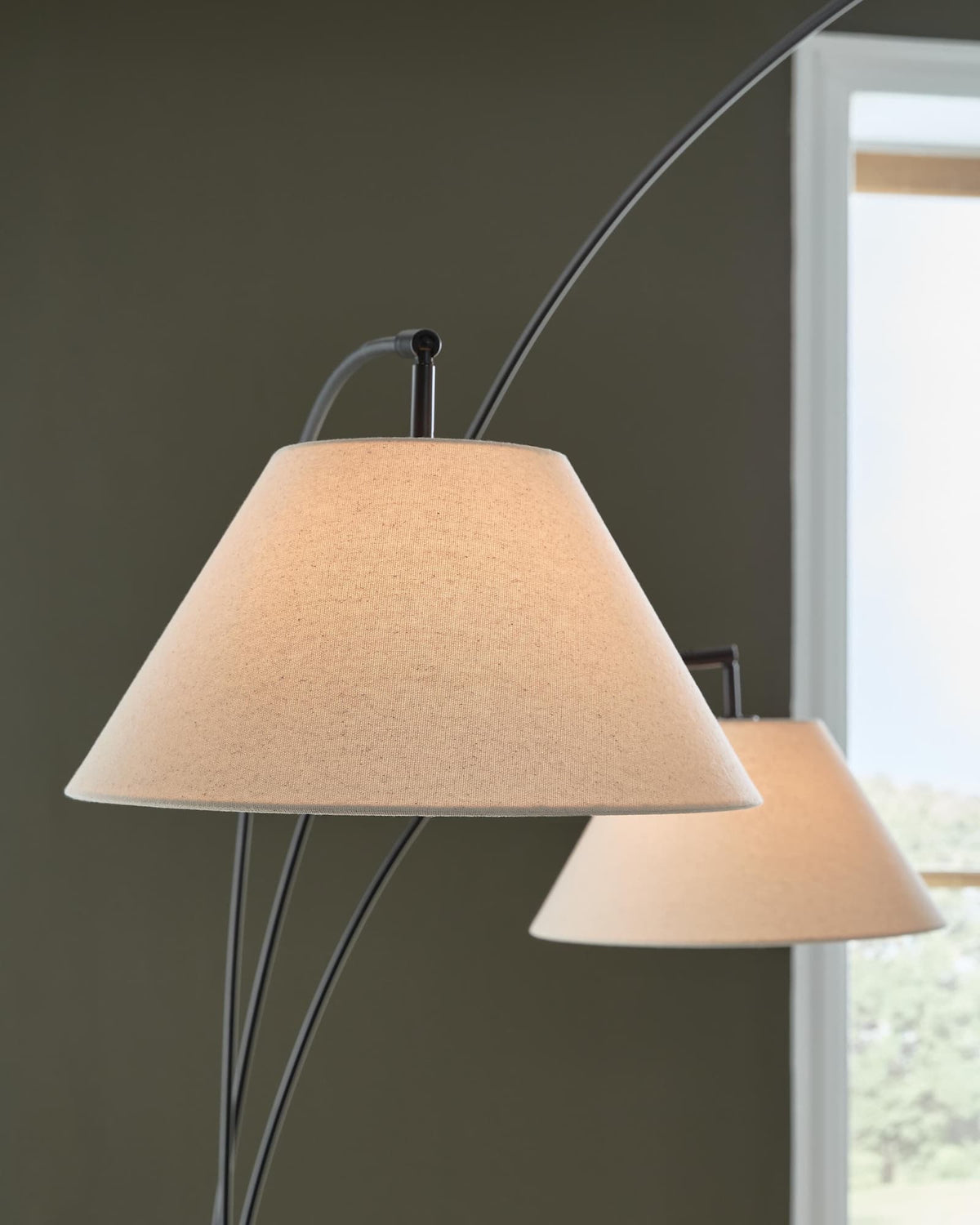 Gibbswellner Black Arc Lamp — detail view