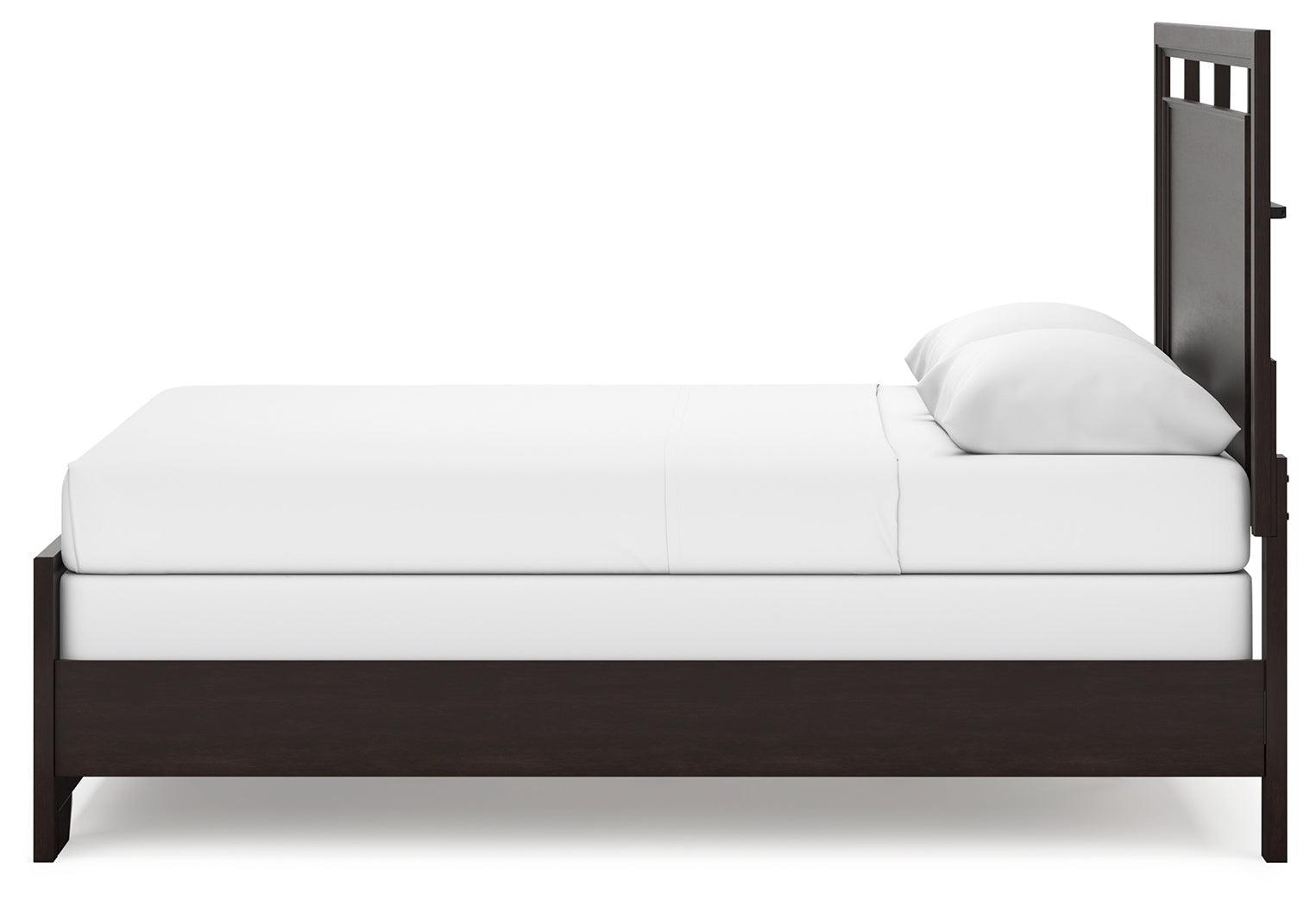 Covetown Dark Brown Queen Panel Bed - Ella Furniture