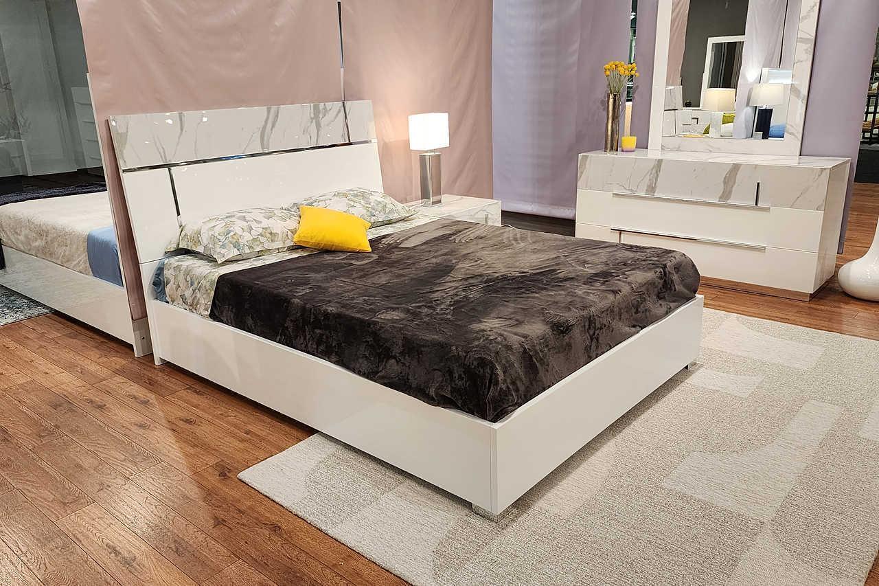 Sunset III White Nightstand